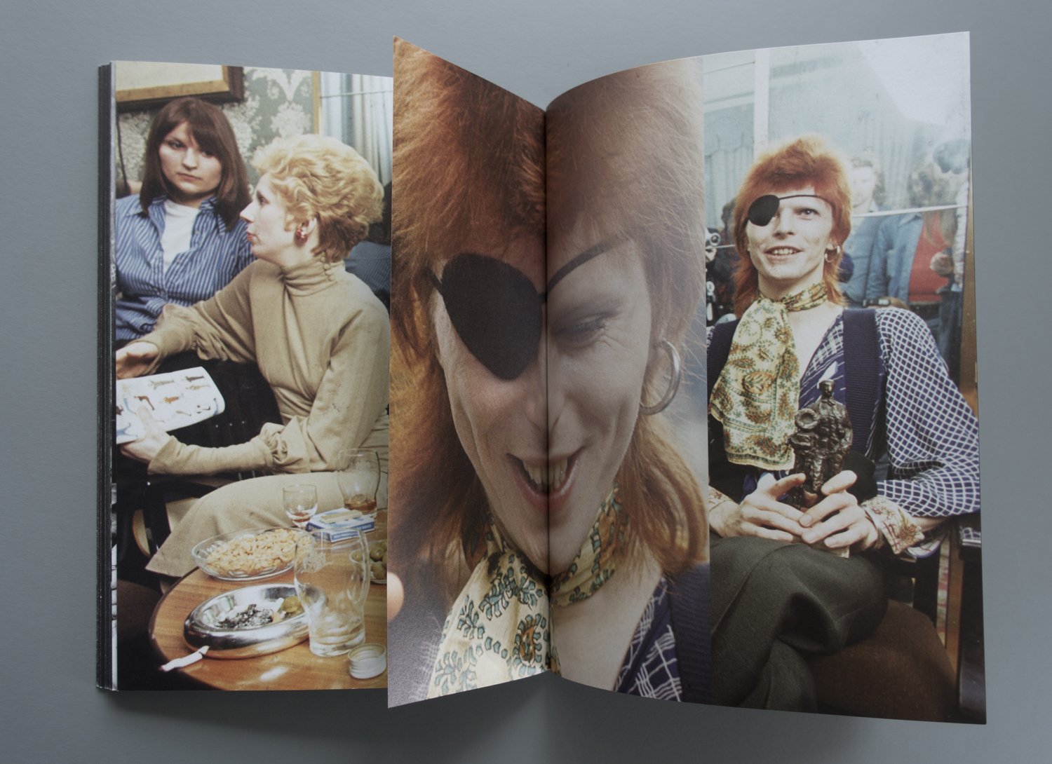 David Bowie The seventies, photo Gijsbert Hanekroot, text Sebastiaan Vos in English, Francais and Nederlands. book