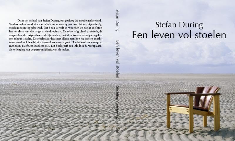 Een leven vol stoelen: stichting Vormgeving in Hout book