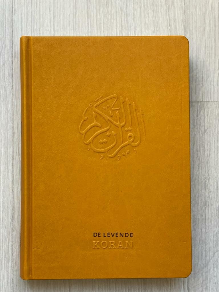 De Levende Koran 2e Druk (Hardcover): Een Nederlandse vertaalversie met commentaar, met arabische tekst. book