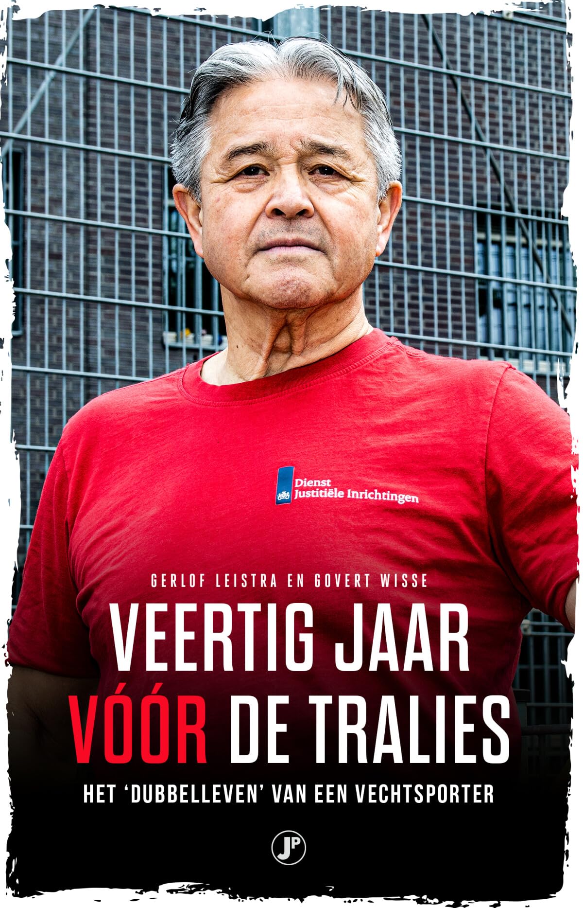 Veertig jaar vóór de tralies: het 'dubbelleven' van een vechtsporter (Vechtsportreeks) Sports