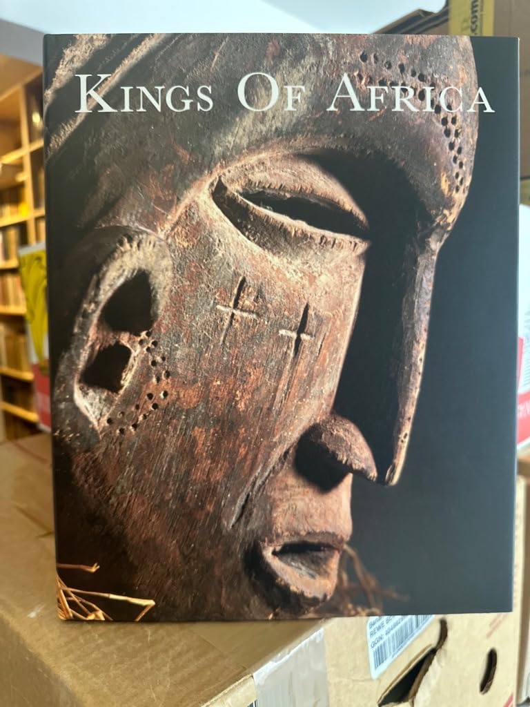 Kings of Africa. Art and Authority in Central Africa. Collection Museum für Völkerkunde Berlin. Books