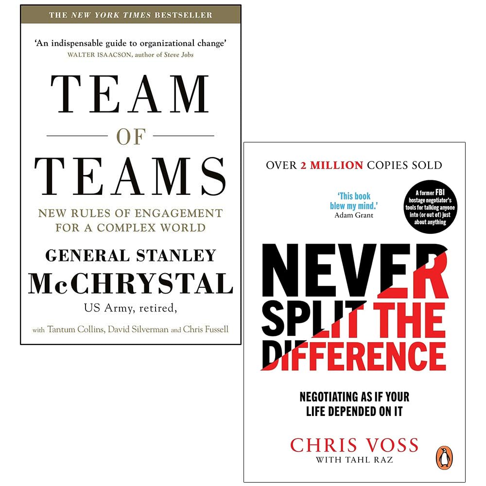Team of Teams: Neue Einsatzregeln für eine komplexe Welt von General Stanley McChrystal & Never Split the Difference von Chris Voss, Tahl Raz 2 Books Collection Set Business, Finance & Career