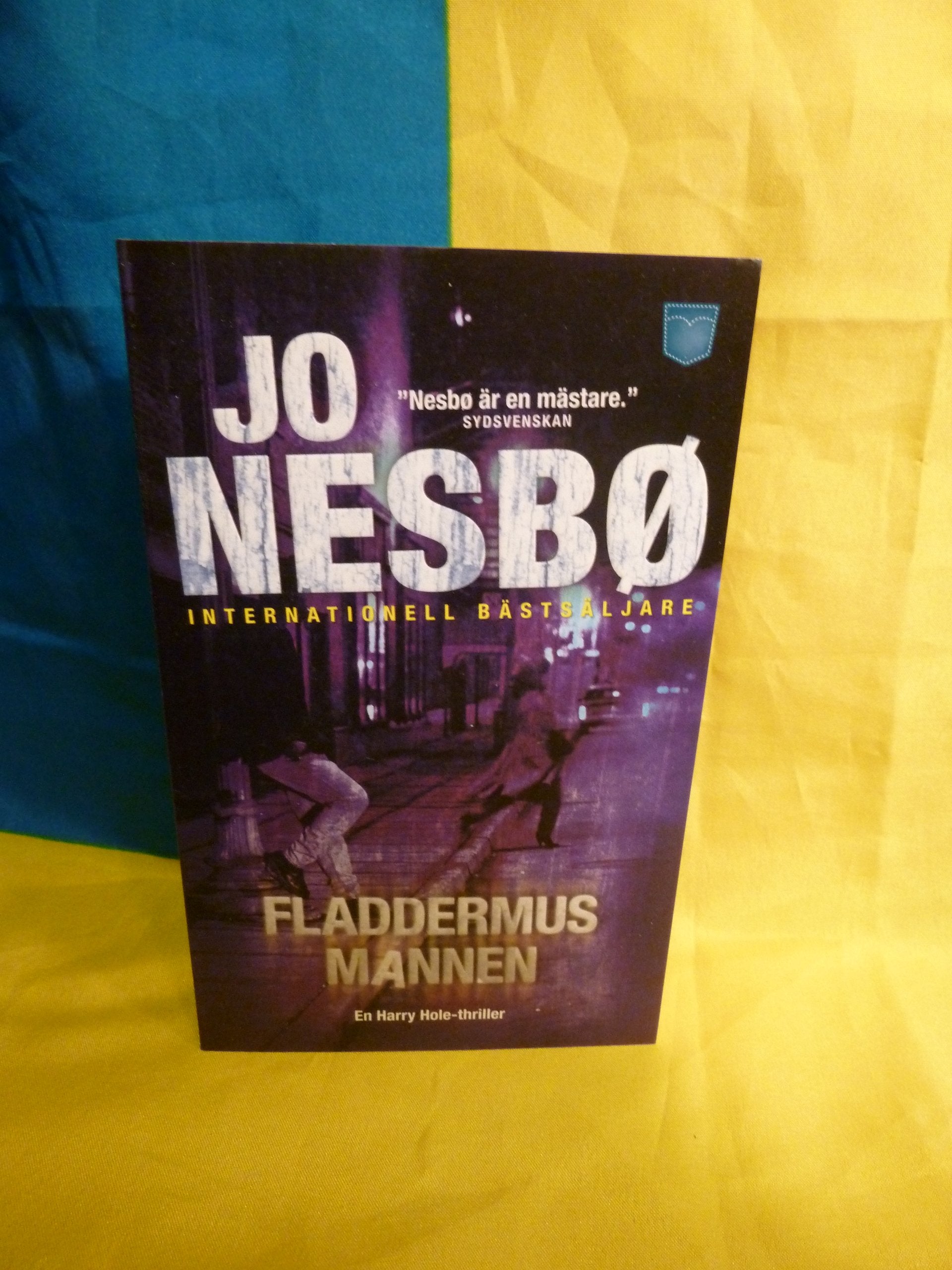 Fladdermusmannen (av Jo Nesbo) (Swedish) (Harry Hole, del 1) book