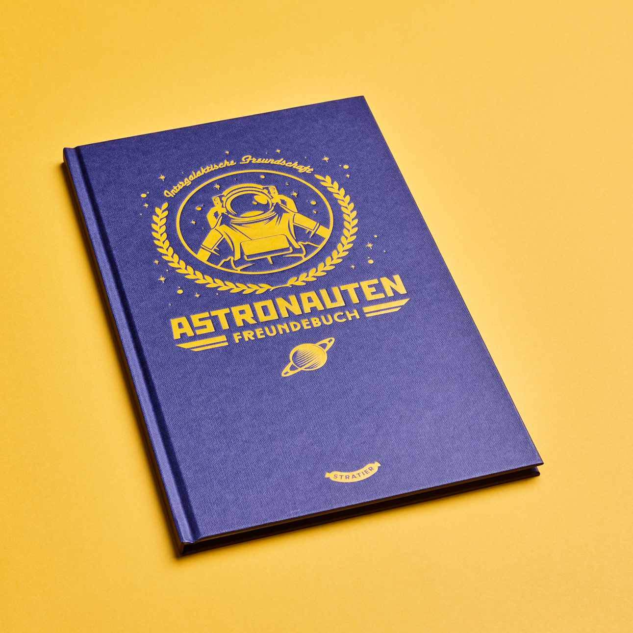 Stratier Astronauten | blaues FREUNDEBUCH für angehende Raumfahrer*innen | 29x17,5 cm, 48 Seiten, Leinen-Hardcover, Deutsch book