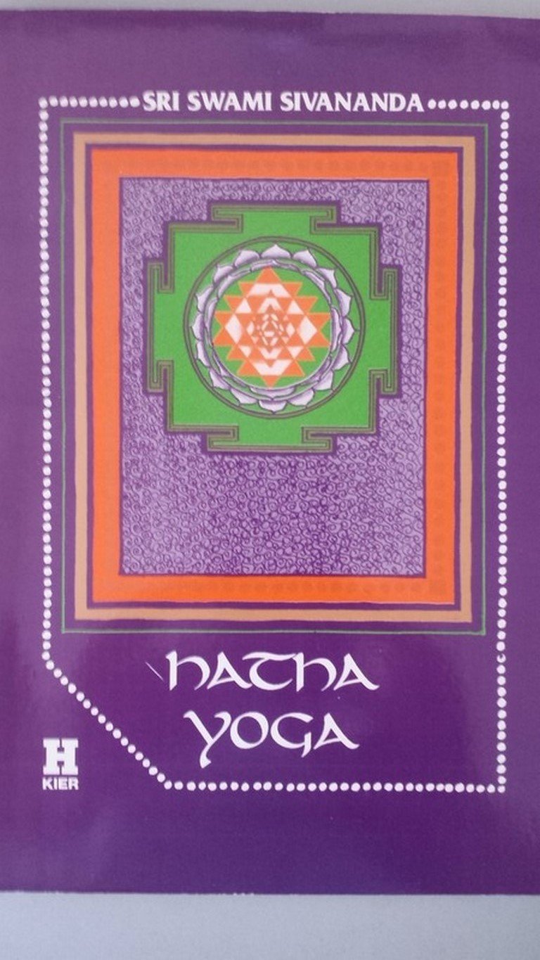 Hatha Yoga: Ejercicios Yoguicos Para Hombres Y Mujeres / Yoga Exercises for Men and Women book