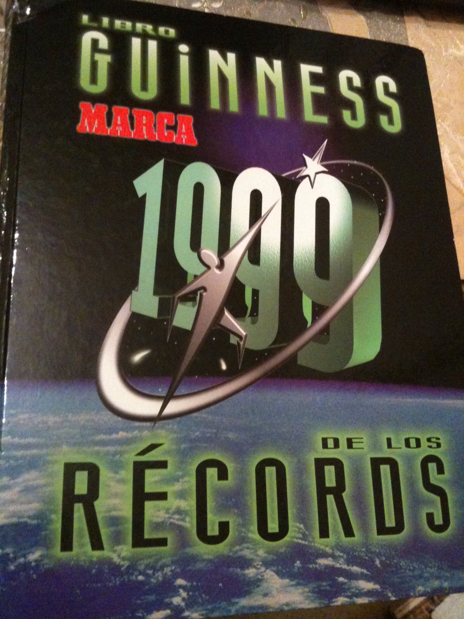 Libro Guinnes 1999 de Los Records book