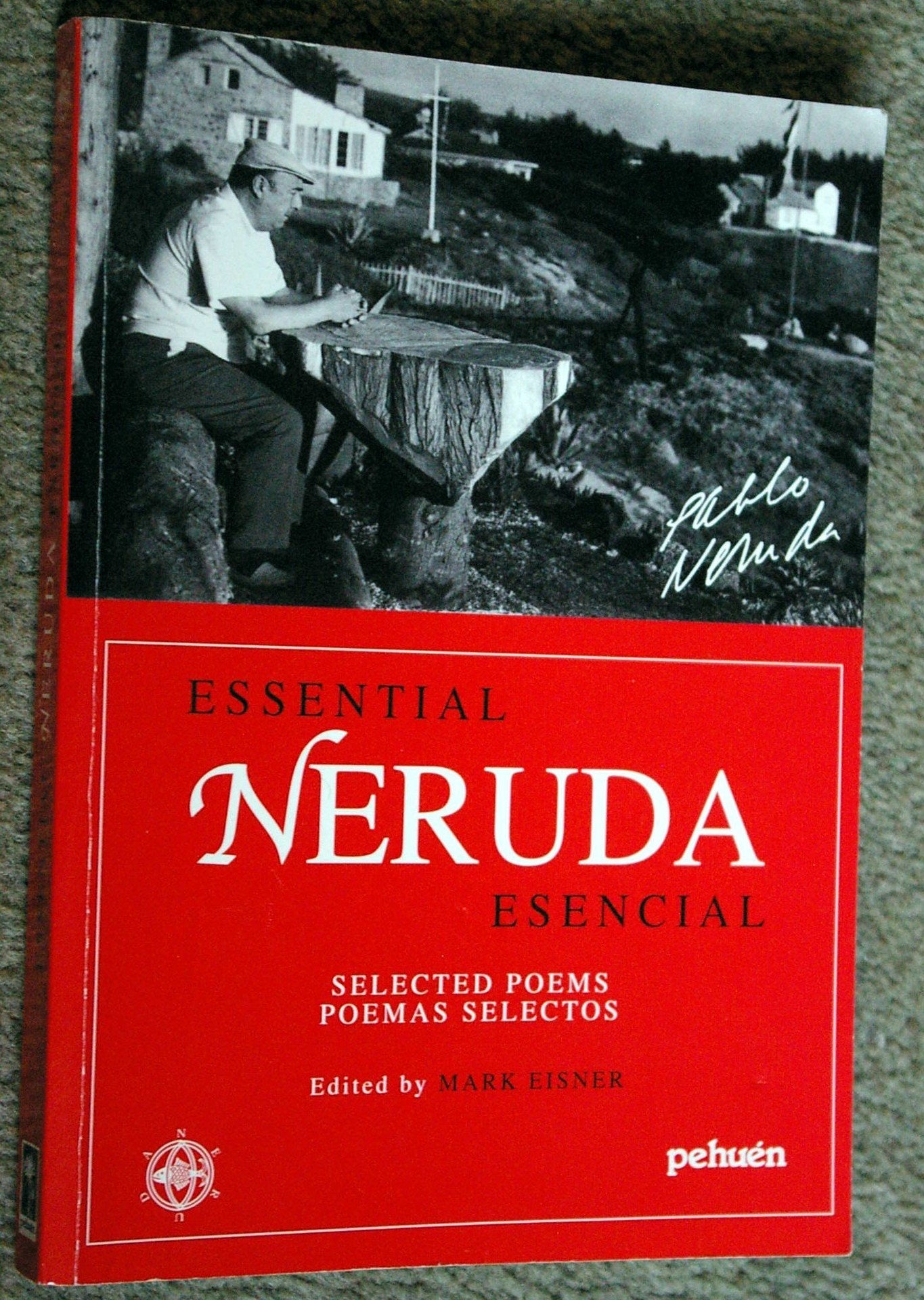 Neruda Esencial Books