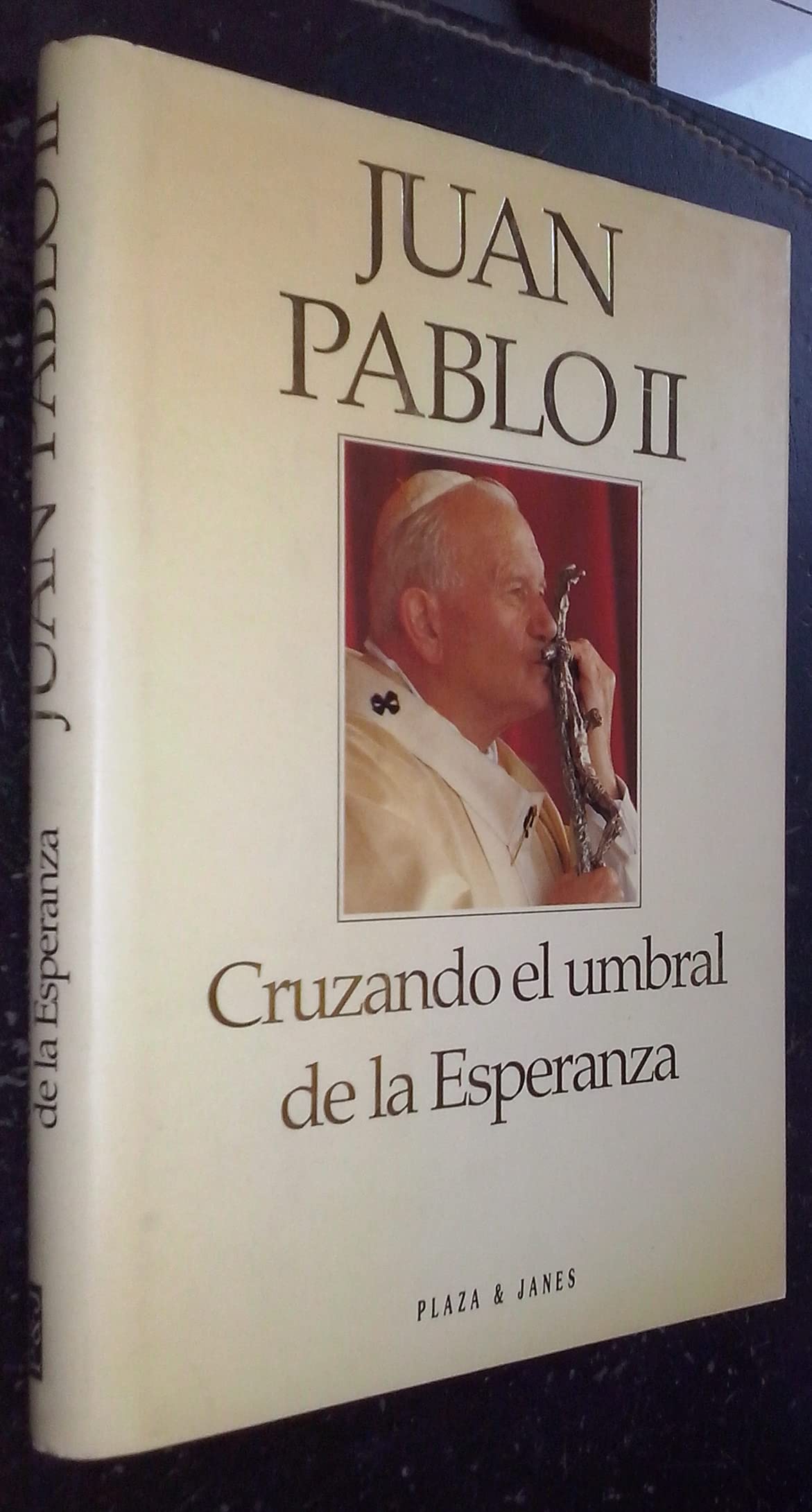 Cruzando el umbral de la esperanza book