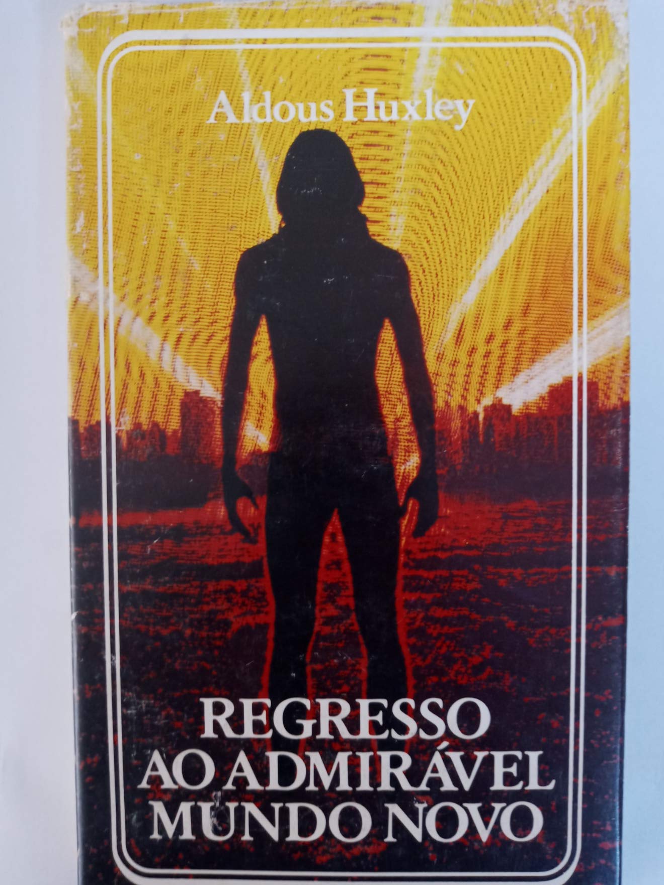 Regresso Ao Admirável Mundo Novo book