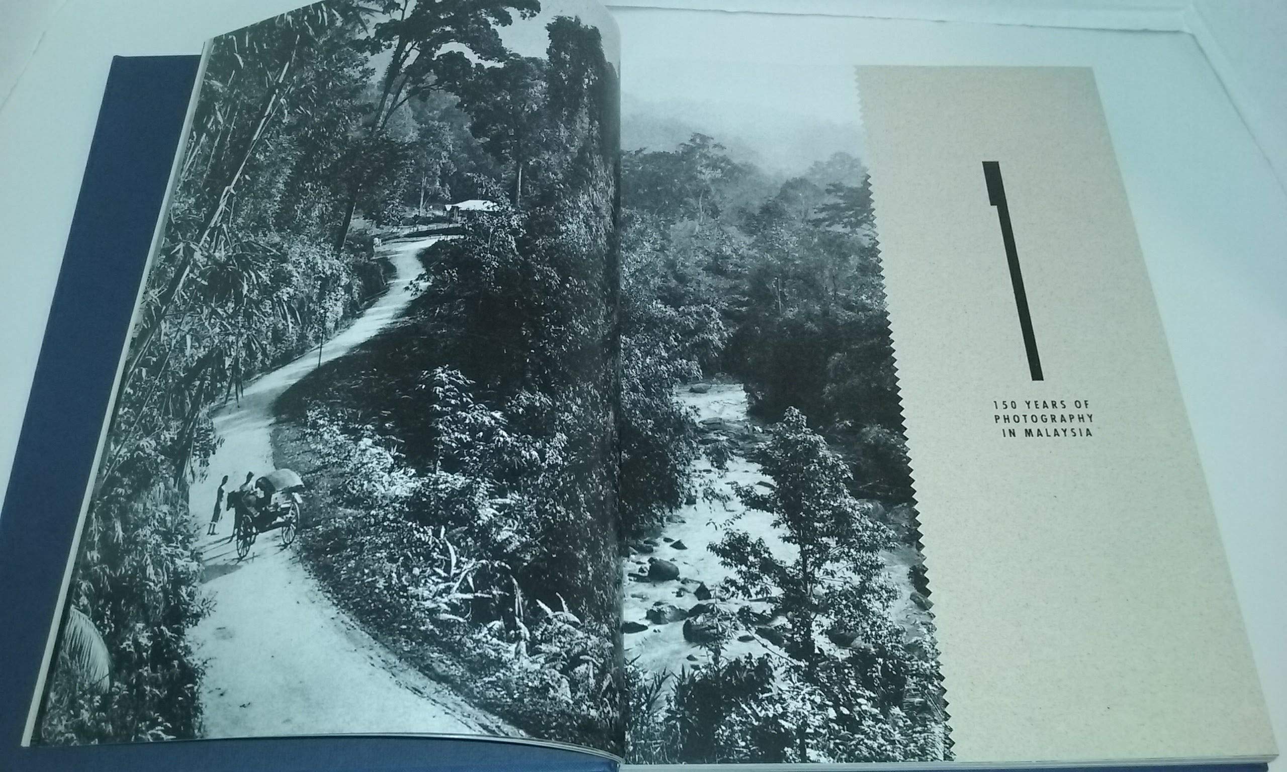 Malaysia: Heart of Southeast Asia : Photographs by 46 of the World's Finest Photographers Travel Books