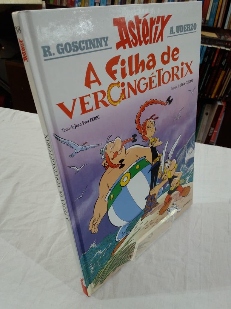 Astérix - A Filha de Vercingétorix Vol. 38 book
