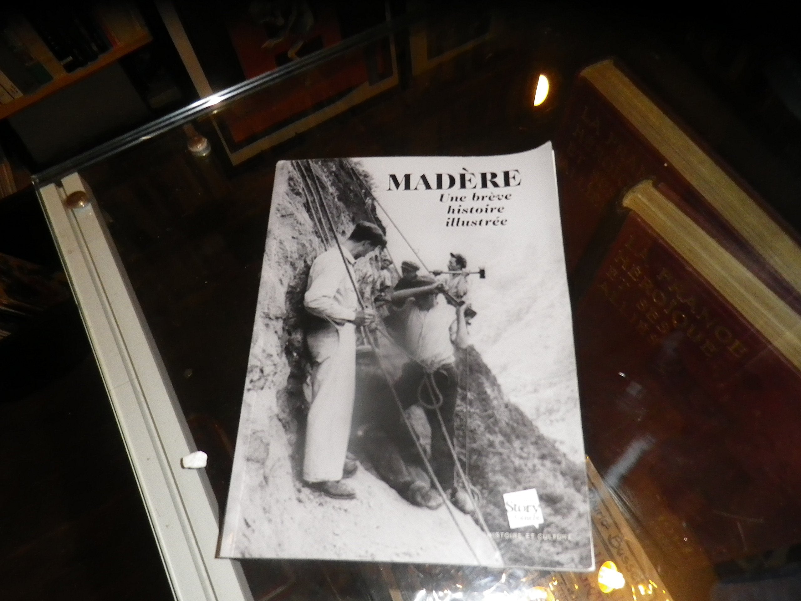 Mad�re, une br�ve histoire illustr�e Books