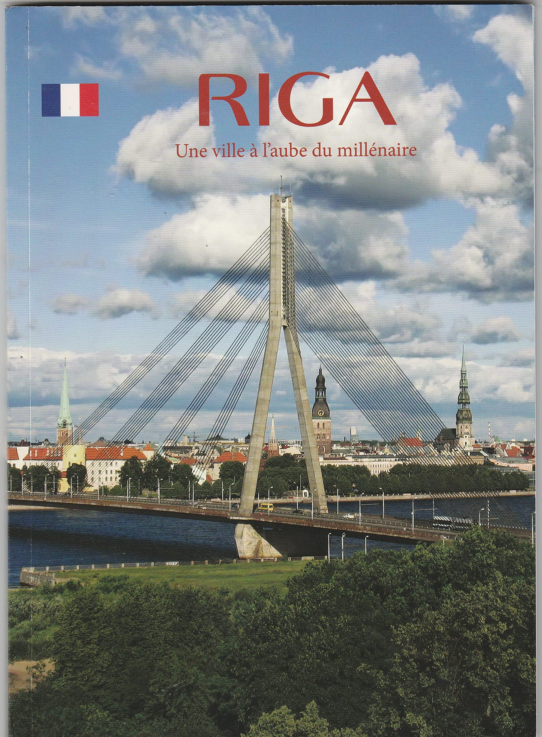 Riga: Une ville à l'aube du millénaire book