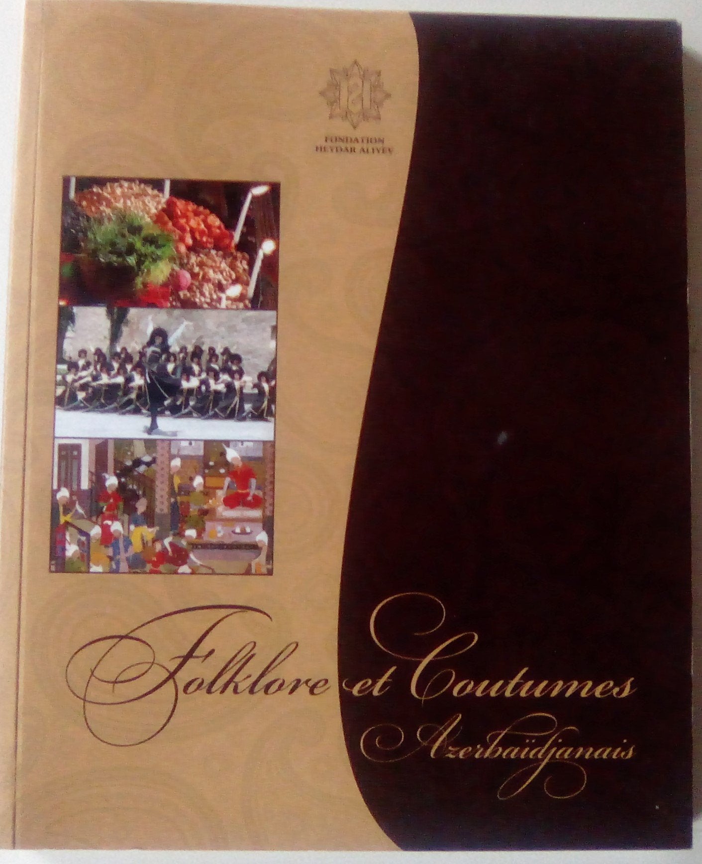 FOLKLORE ET COUTUMES AZERBAIDJANAIS book