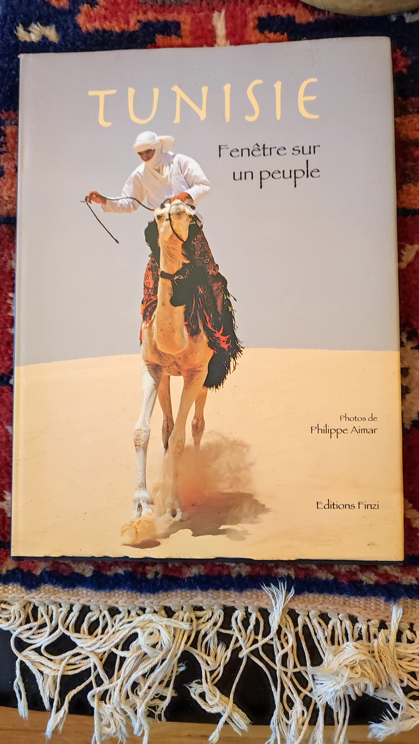 TUNISIE FENETRE SUR UN PEUPLE book