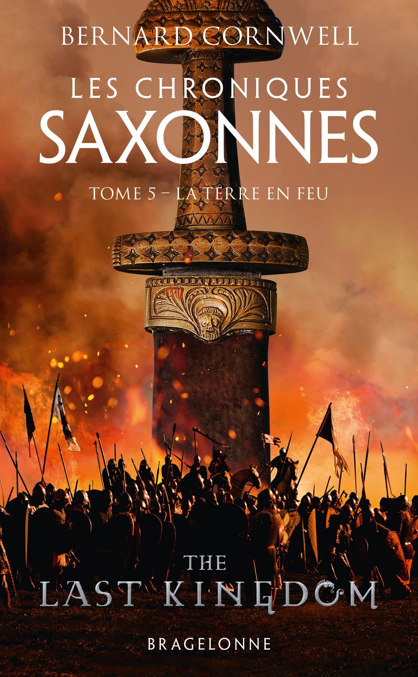 Les Chroniques saxonnes, T5 : La Terre en feu book
