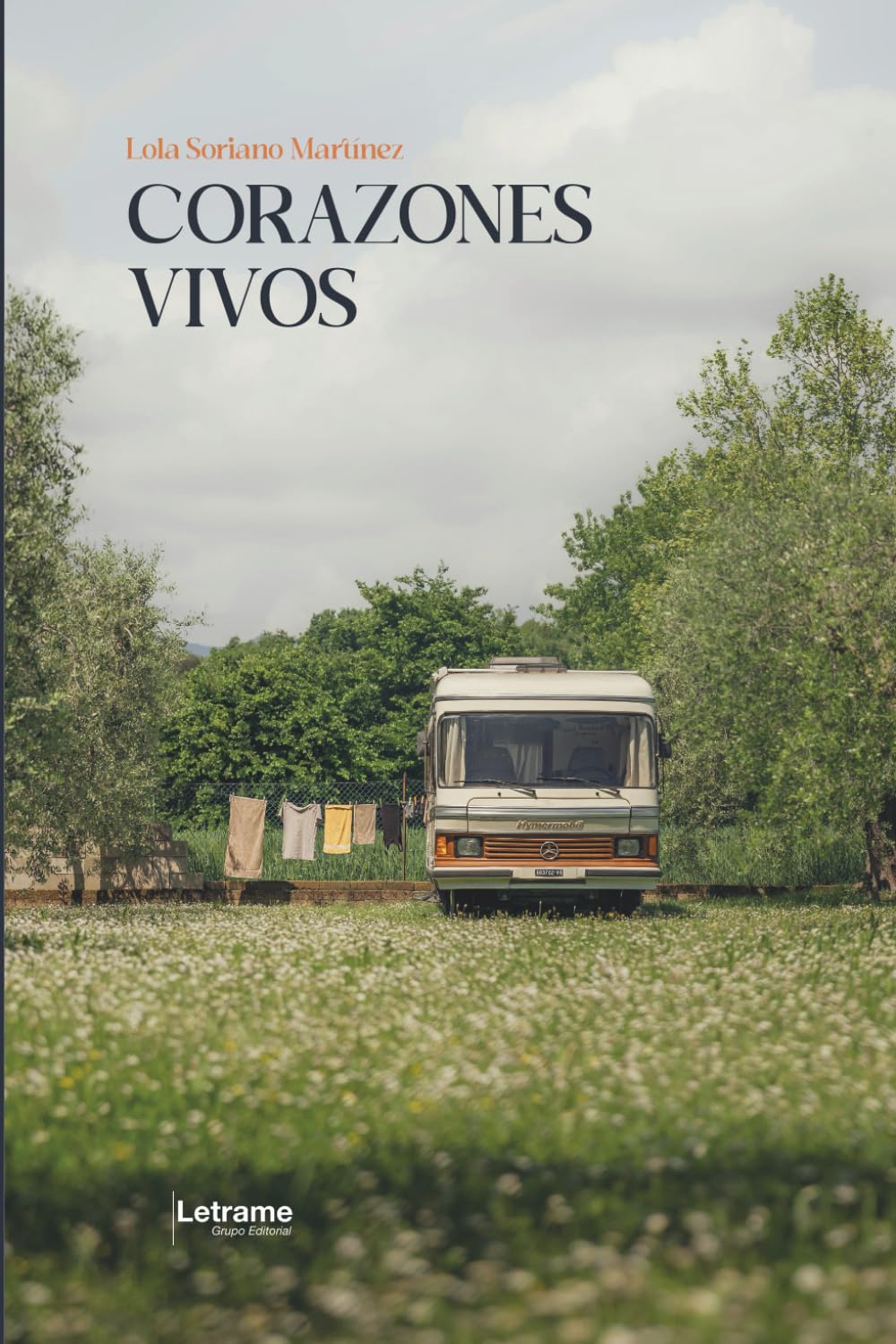 Corazones Vivos book