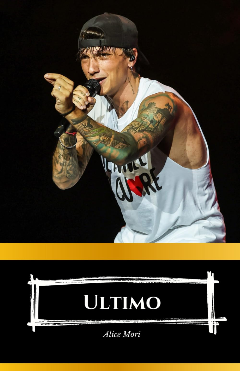 Curiosità e Biografia: Il Libro Tributo Ufficiale su Ultimo: La Vita, la Musica e i Segreti di Niccolò Moriconi book