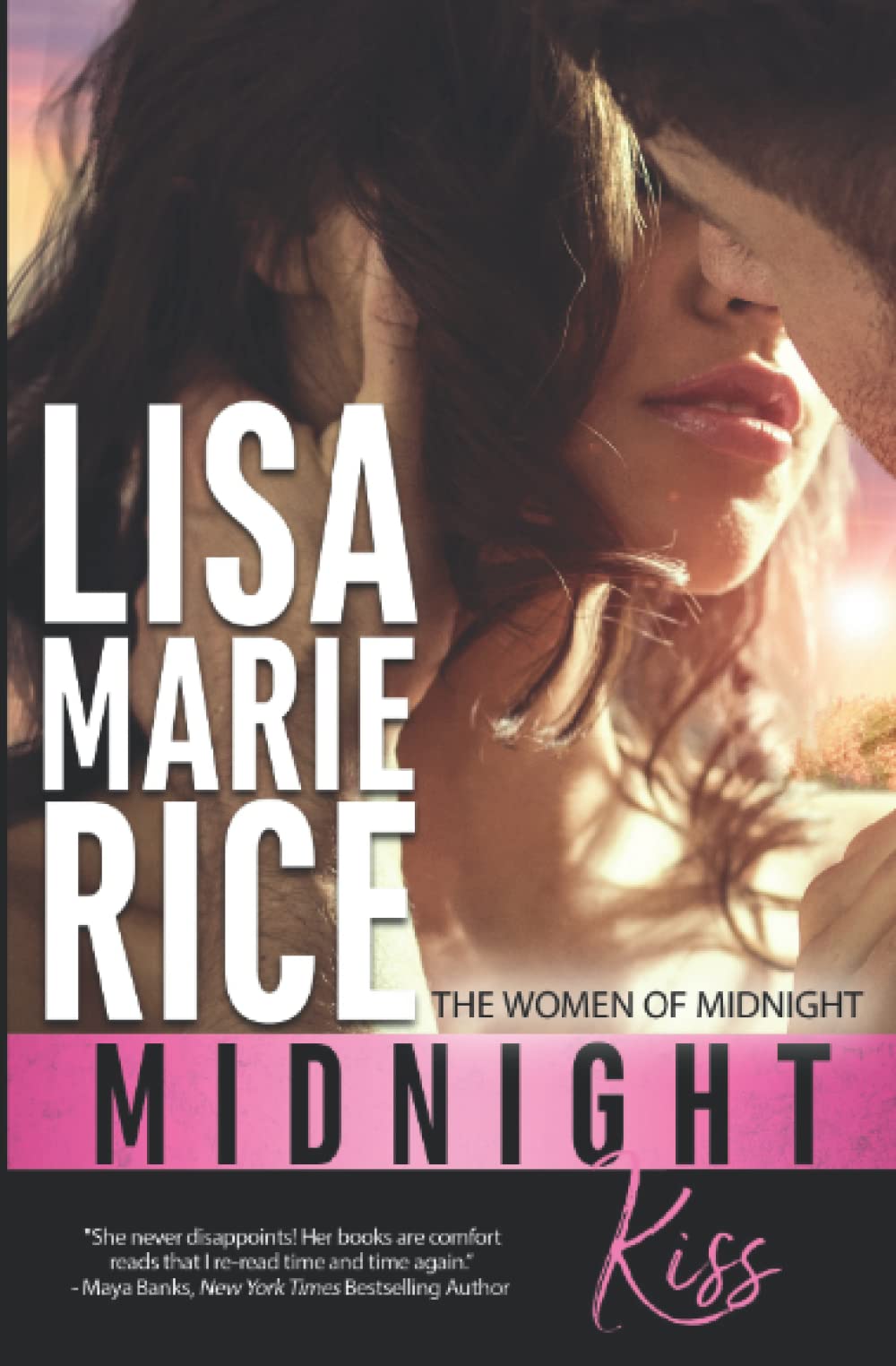Midnight Kiss (Women of Midnight, Band 1) Romantic Thrillers Books
