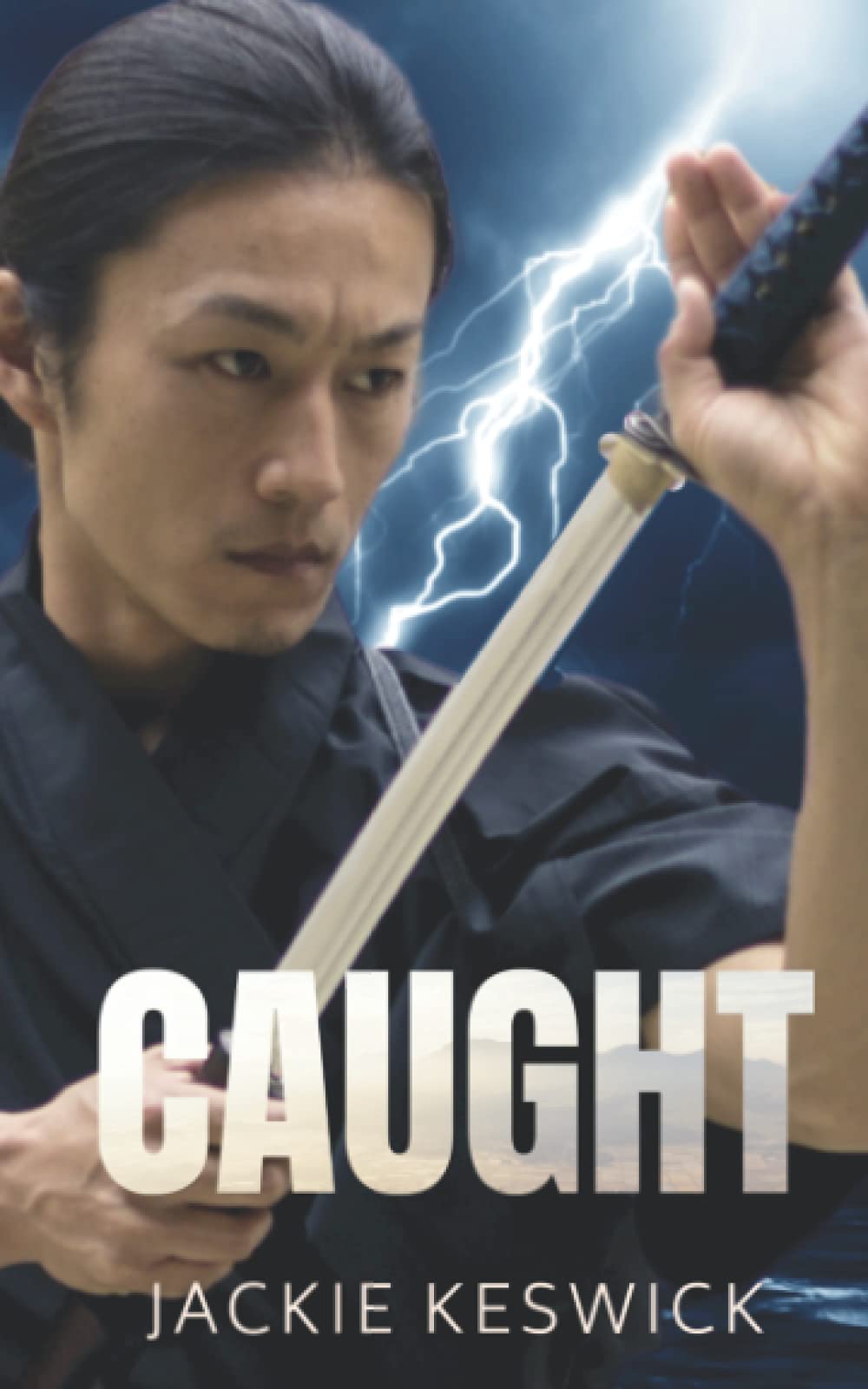 Caught (A Balance of Magic MM Romantasy Series, Band 1) LGBTQ+