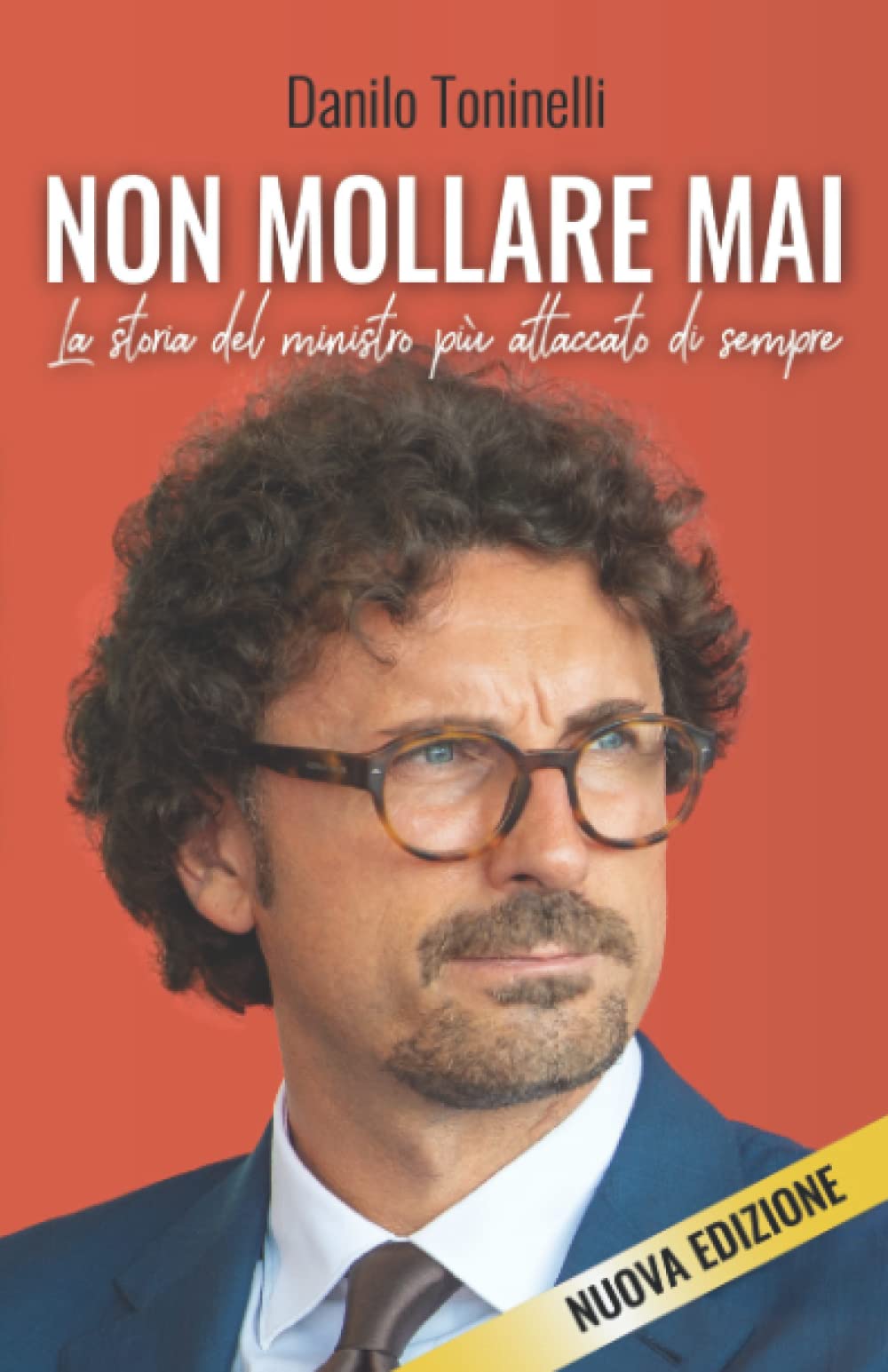 Non mollare mai: La storia del ministro più attaccato di sempre Politics & Society