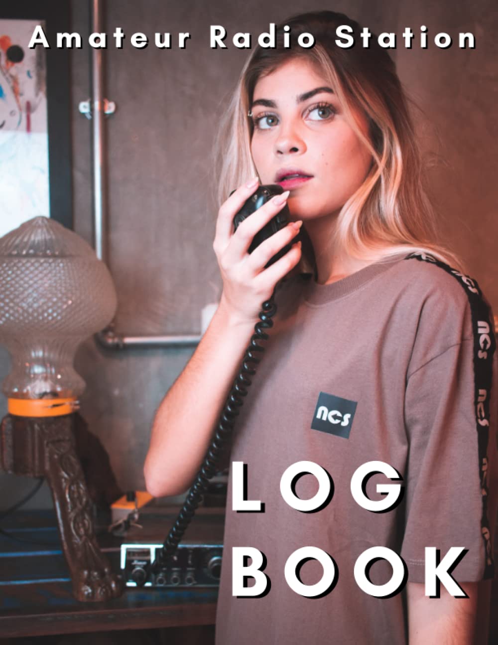 Amateur Radio Station Log Book: Ham Radio Quick Reference Guide included / 1300 contacts / Handy format Letter 8.5 x 11 in Business & Technology