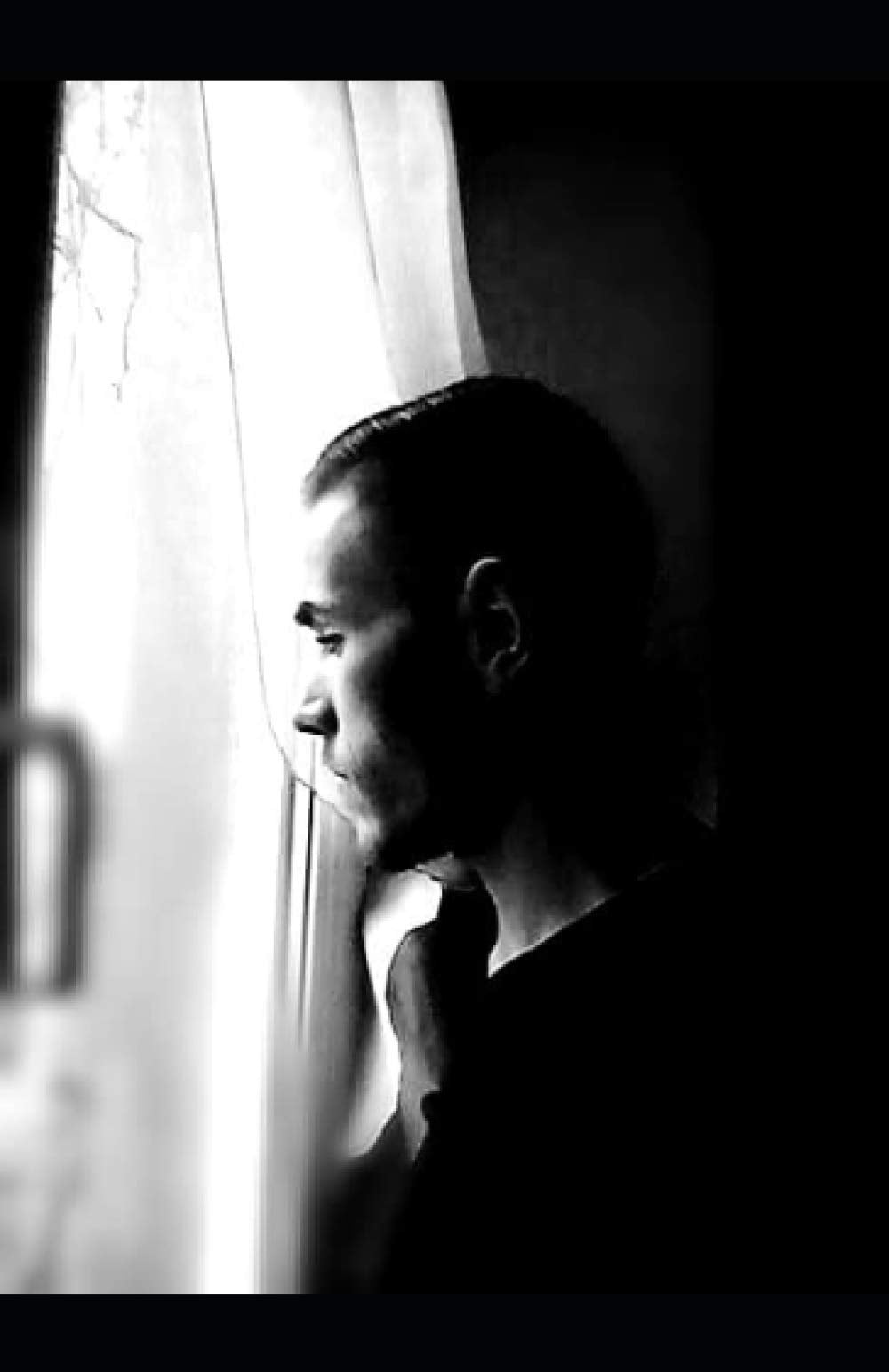Loin du noir je cherche la lumière, loin du noir vers un nouvel horizon: Le combat de Mickaël Memories